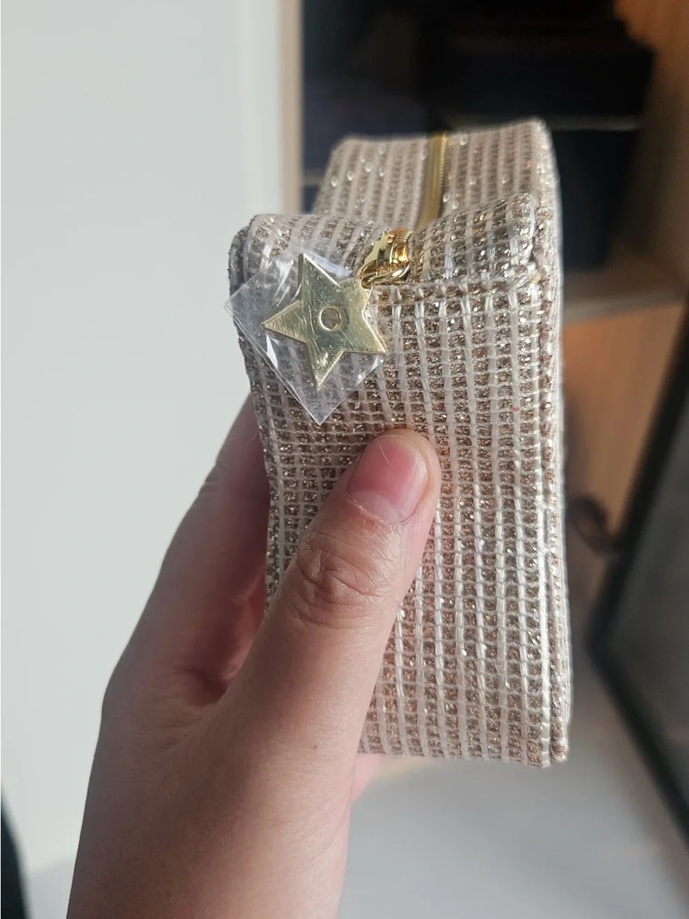 Dior Beauty Star-Shaped Glitter Makeup Pouch - Picture 4 of 6